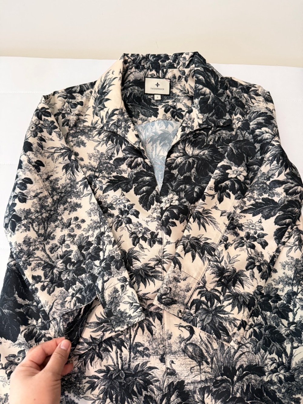 Tuckernuck Black Beige Toile Print Split Neck 3/4 Sleeve Blouse Side zip Size S - Picture 9 of 13